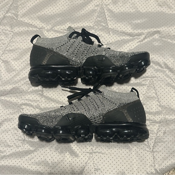 LIKE NEW NIKE VAPORMAX FLYKNIT MENS! - Picture 4 of 6